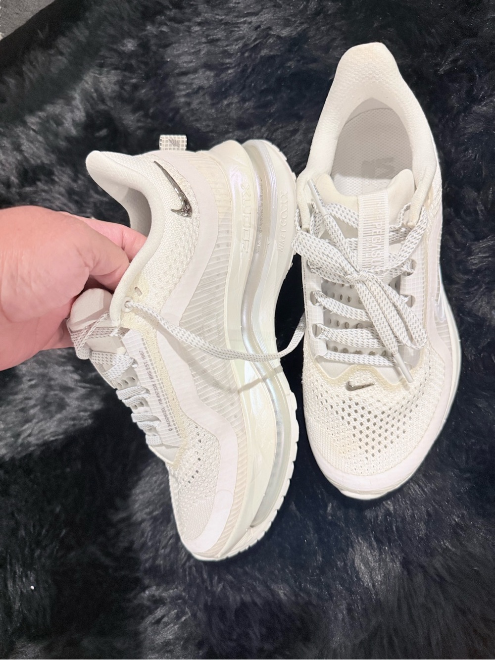 Nike Pegasus premium,Cream/Light Silver Breathable Knit Air-Cushioned Sneakers